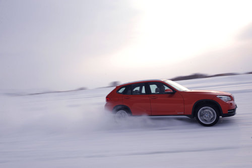 新BMW X1冰雪驾控之旅 自由游刃冰雪