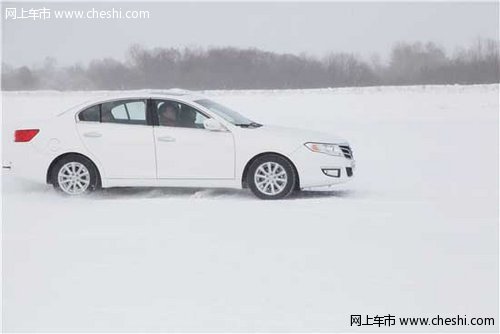 冰雪地面SUV玩漂移传祺GS5冰雪道路体验