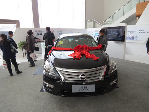 中高級(jí)車市場正式進(jìn)入 天籟時(shí)間 新車到店火熱試駕中