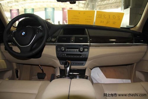 宝马X5全景天窗版  天津现车低价仅64万