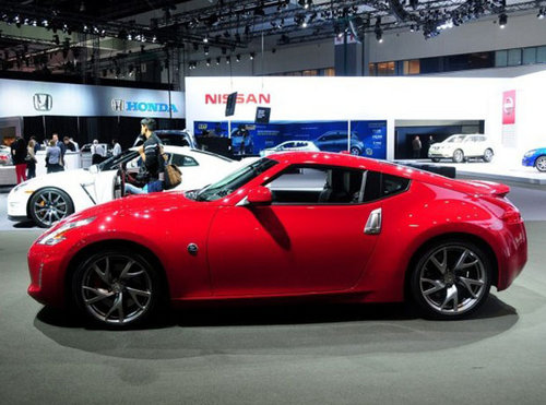 日产全新370Z售60.8万起 上海车展发布