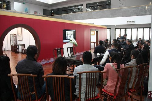 北京京宝行举办抢救苏式文房家具展览会