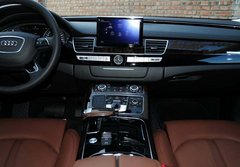 新款奥迪A8L 五一促销购车最高优惠25万