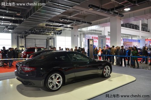 本次展会最昂贵的、也是上镜率最高的--玛莎拉蒂gt跑车高清图片