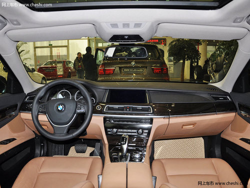 2013款宝马730Li 现车限量优惠欲购从速