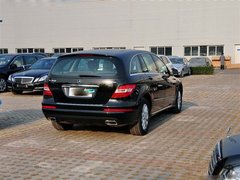 奔驰R350累计优惠14万  急促降当天提车