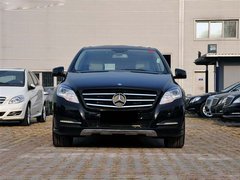 奔驰R350累计优惠14万  急促降当天提车