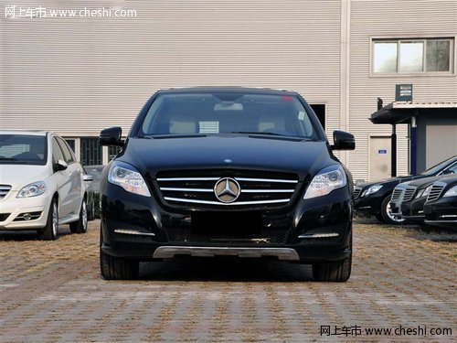 奔驰R350累计优惠14万  急促降当天提车