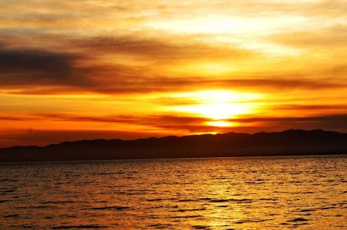 在青海湖的朝阳下 品味歌诗图的绝美意境