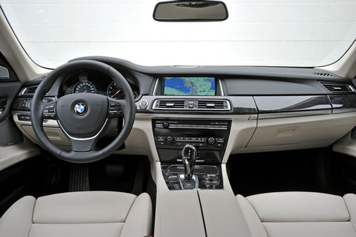 新BMW 7系尊享礼遇沸腾夏日
