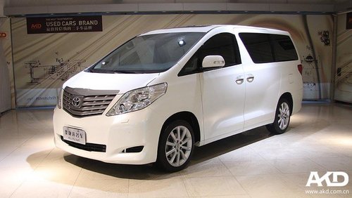 白色丰田埃尔法售价65.50万 豪华商务车