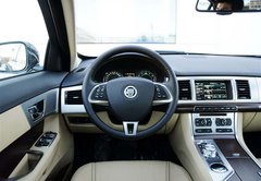 2013款捷豹XF优惠  现车44万六月大促销