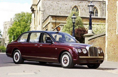 宾利汽车致敬女王加冕 展现英伦创新设计