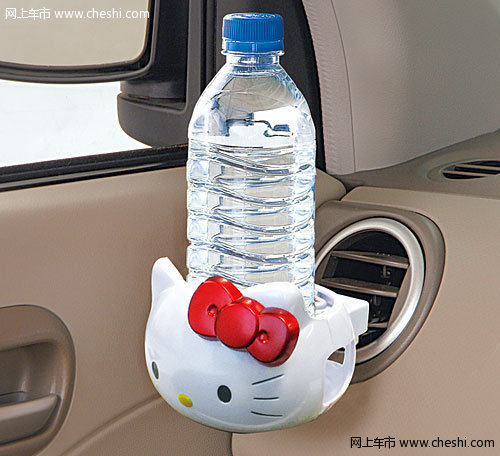 夏季高温瓶装水等勿放车内 易造成健康隐患