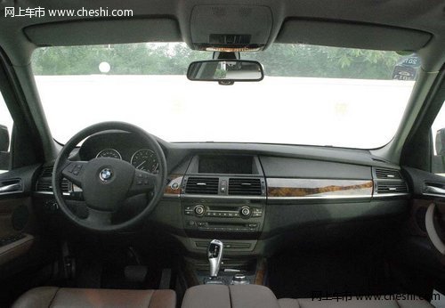 2013款宝马X5狂销  棕车棕内优惠再升级