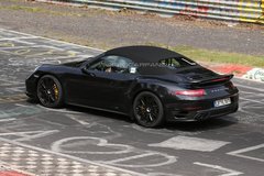 保时捷911 Turbo敞篷版 配四驱/售98万