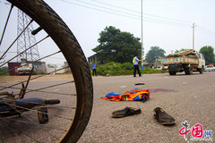 环卫工人下班途中遇车祸 尚未脱离危险