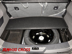 跨界小型车之争 风神H30 CROSS对长城M4