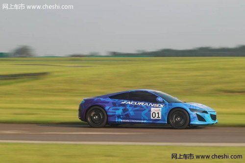 Acura新NSX原型车Mid-Ohio赛道激情开跑