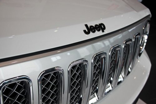 Jeep自由客蛇行珍藏版加装款售27.84万元