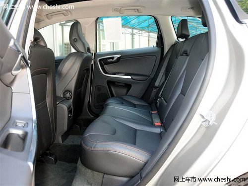 2014款沃尔沃XC60 现车到店优惠2.5万元