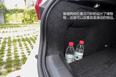 《你所关注的》沃尔沃V40储物便利性体验