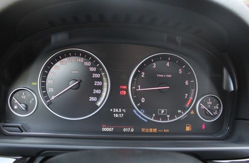 全新BMW5系Li--驾驶辅助系统功能强大