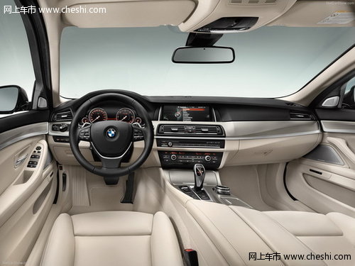 新宝马BMW 5系旅行版上市 售价48.9万起_宝马