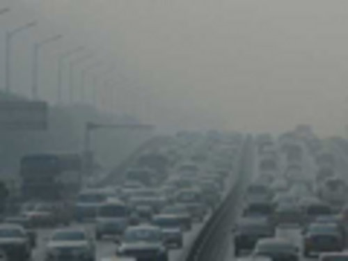 北京三天出现严重污染 将实施单双号限行