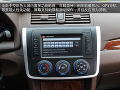 空间宽敞/挡位清晰 试驾2014款众泰Z300