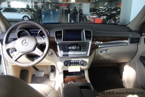 2013款奔驰GL550 现车优惠35万限时促销