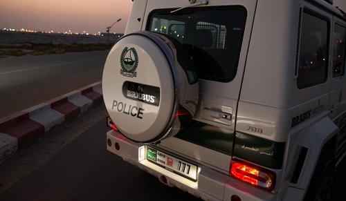 拉风的迪拜警车 基于奔驰G63/博速改装