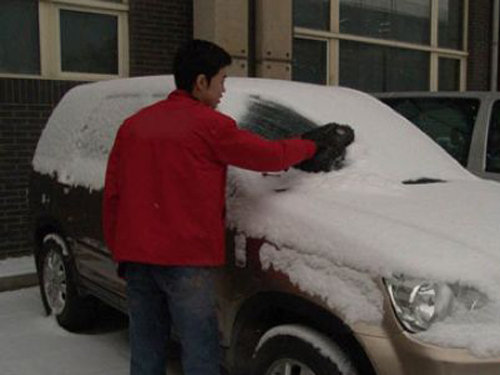 冬季汽车保养诀窍 风挡玻璃宜用除冰剂