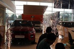 鸿粤锐虎揽胜极光圣诞典藏版上市会落幕