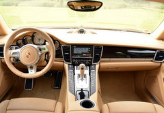 保时捷帕纳梅拉  现车热卖零利润清仓中