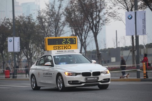 BMW助力2013上海国际马拉松赛完美冲线