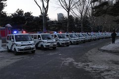 夜巡车队 佳宝V80服役长春市公安局警队