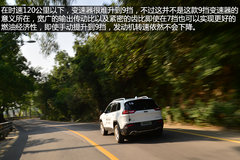 强有力的对手 试驾Jeep自由光2.4L 9速