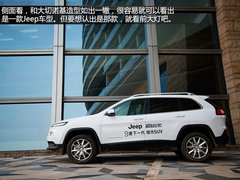 强有力的对手 试驾Jeep自由光2.4L 9速
