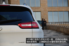 强有力的对手 试驾Jeep自由光2.4L 9速