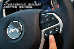 强有力的对手 试驾Jeep自由光2.4L 9速
