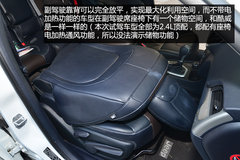 强有力的对手 试驾Jeep自由光2.4L 9速