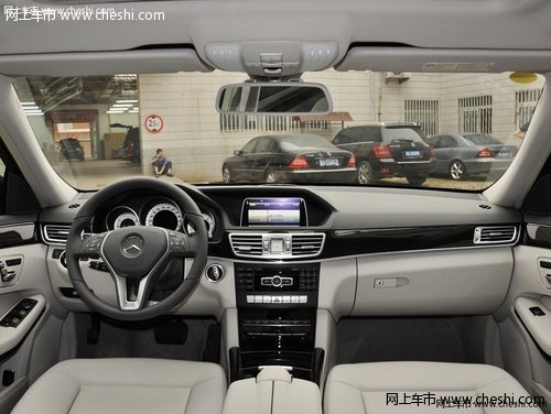 2014款奔驰E260L豪华版  降5.5万送保险