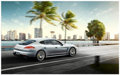 大连保时捷心驰神往 试驾新款Panamera