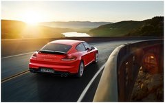 大连保时捷心驰神往 试驾新款Panamera