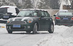 雪中行车