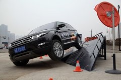 路虎·揽胜极光 驾赏极训营莅临成都