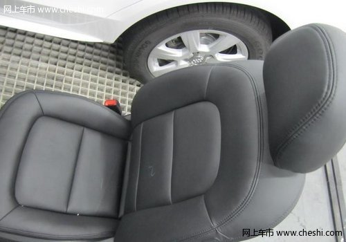 给白色奥迪A4舒适型2.0T加装真皮座椅过程分享