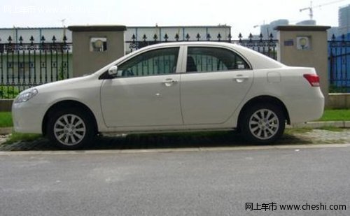 苏州白色2011款比亚迪G3提新车作业