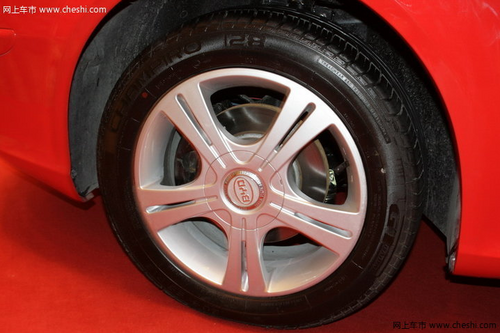 比亚迪S8轮胎规格及性能详解